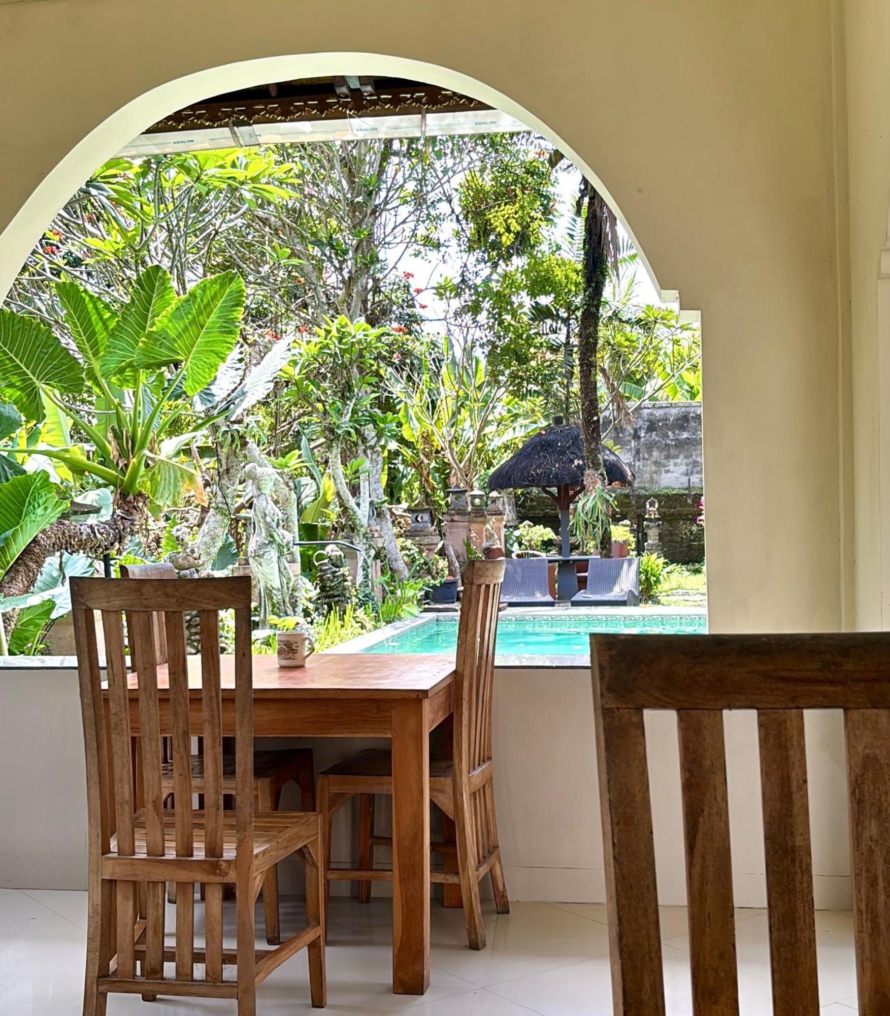 Ubud Kerta City Hotel Esterno foto